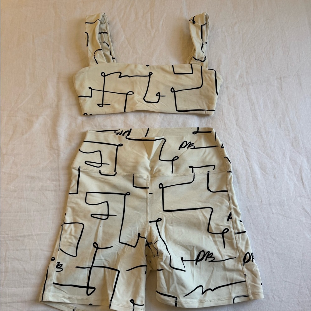WeWoreWhat Cream and Black Abstract Set